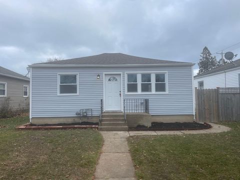 Photo of 3850 S 18th St, Milwaukee, WI 53221 (MLS # 1818412)