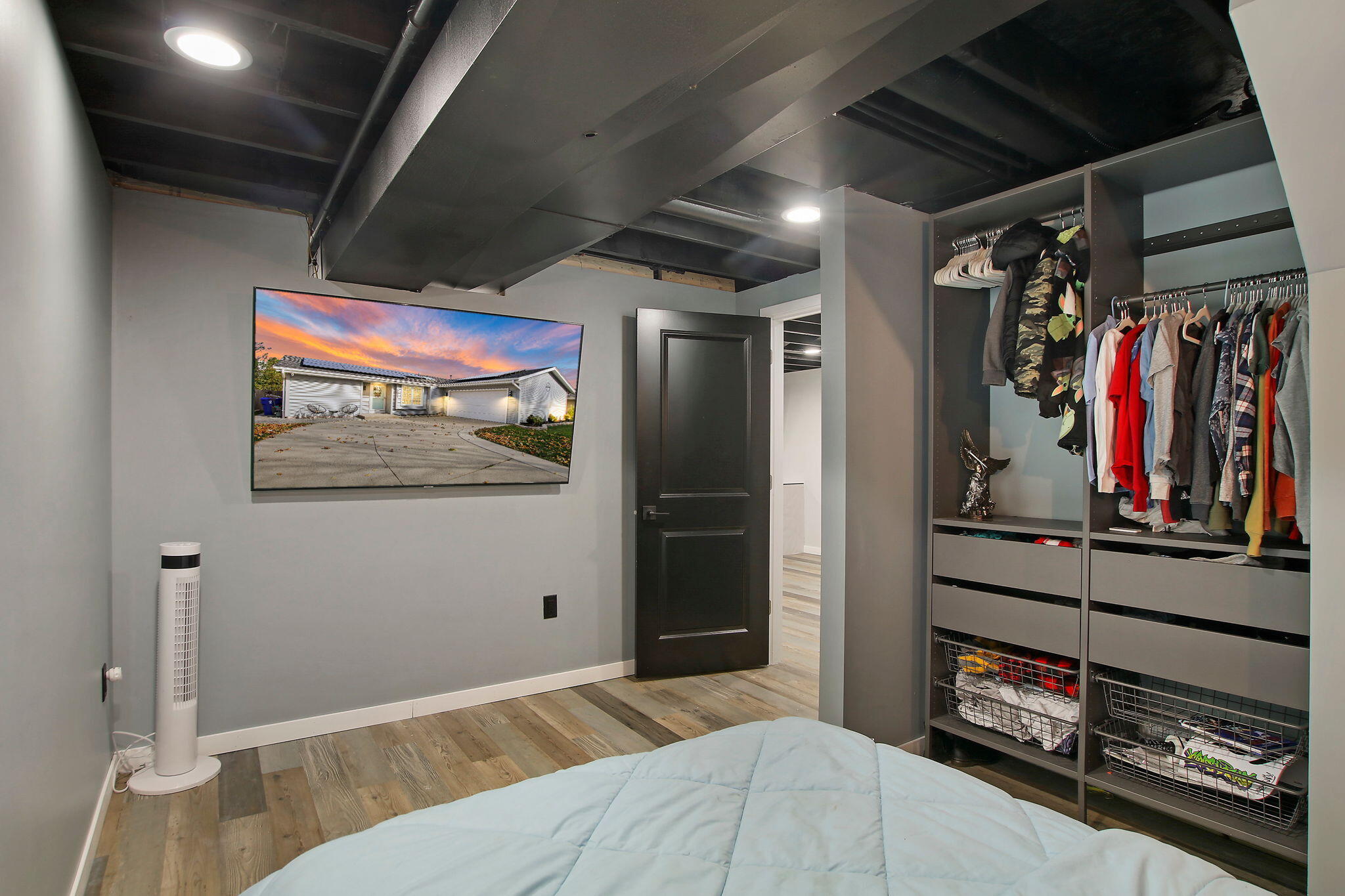 Kenosha, Wisconsin 53142, United States, 4 Bedrooms Bedrooms, ,3 BathroomsBathrooms,Residential,Active,34746