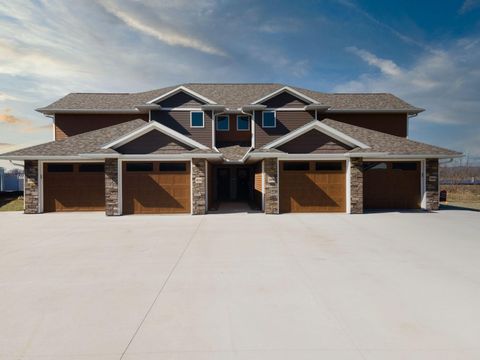 Photo of 3811 Sunnyside Dr W, La Crosse, WI 54601 (MLS # 1757739)