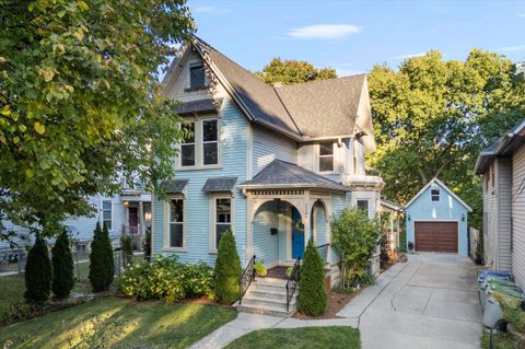 Photo of 2140 N Booth St, Milwaukee, WI 53212 (MLS # 1894539)