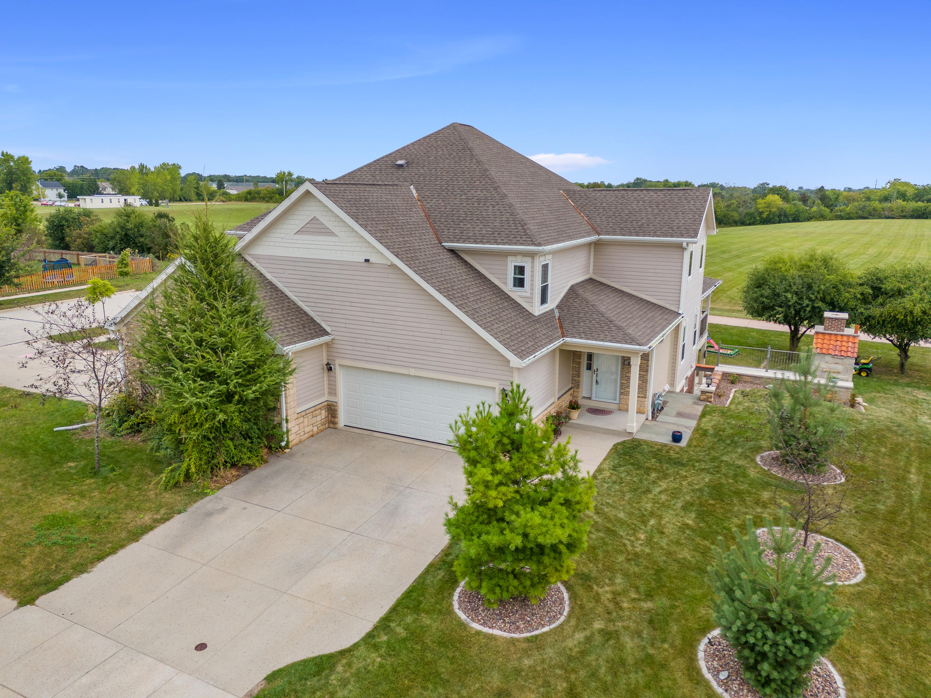 Port Washington, Wisconsin 53074, United States, 5 Bedrooms Bedrooms, ,4 BathroomsBathrooms,Residential,Pending,44999