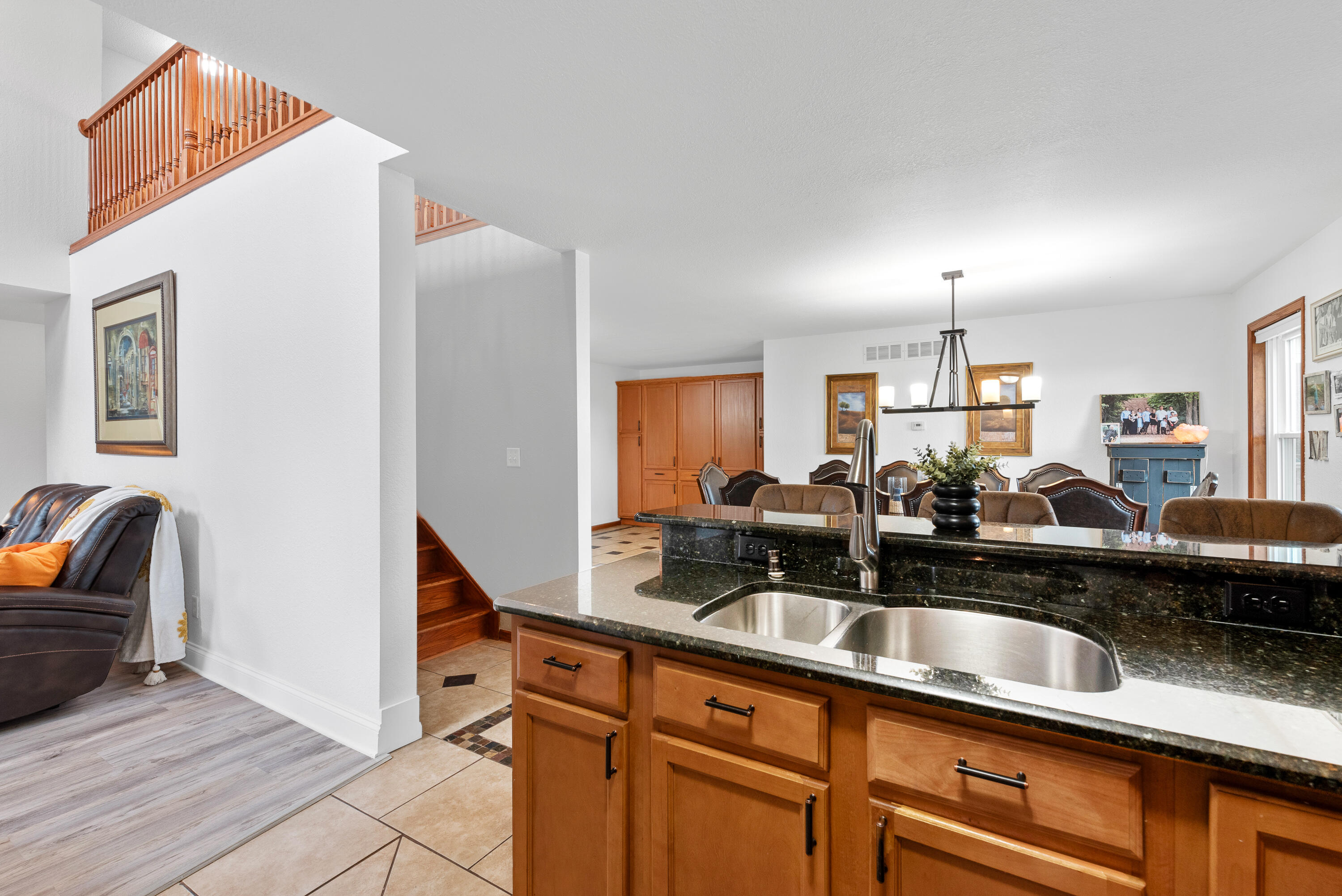 Port Washington, Wisconsin 53074, United States, 5 Bedrooms Bedrooms, ,4 BathroomsBathrooms,Residential,Pending,44999