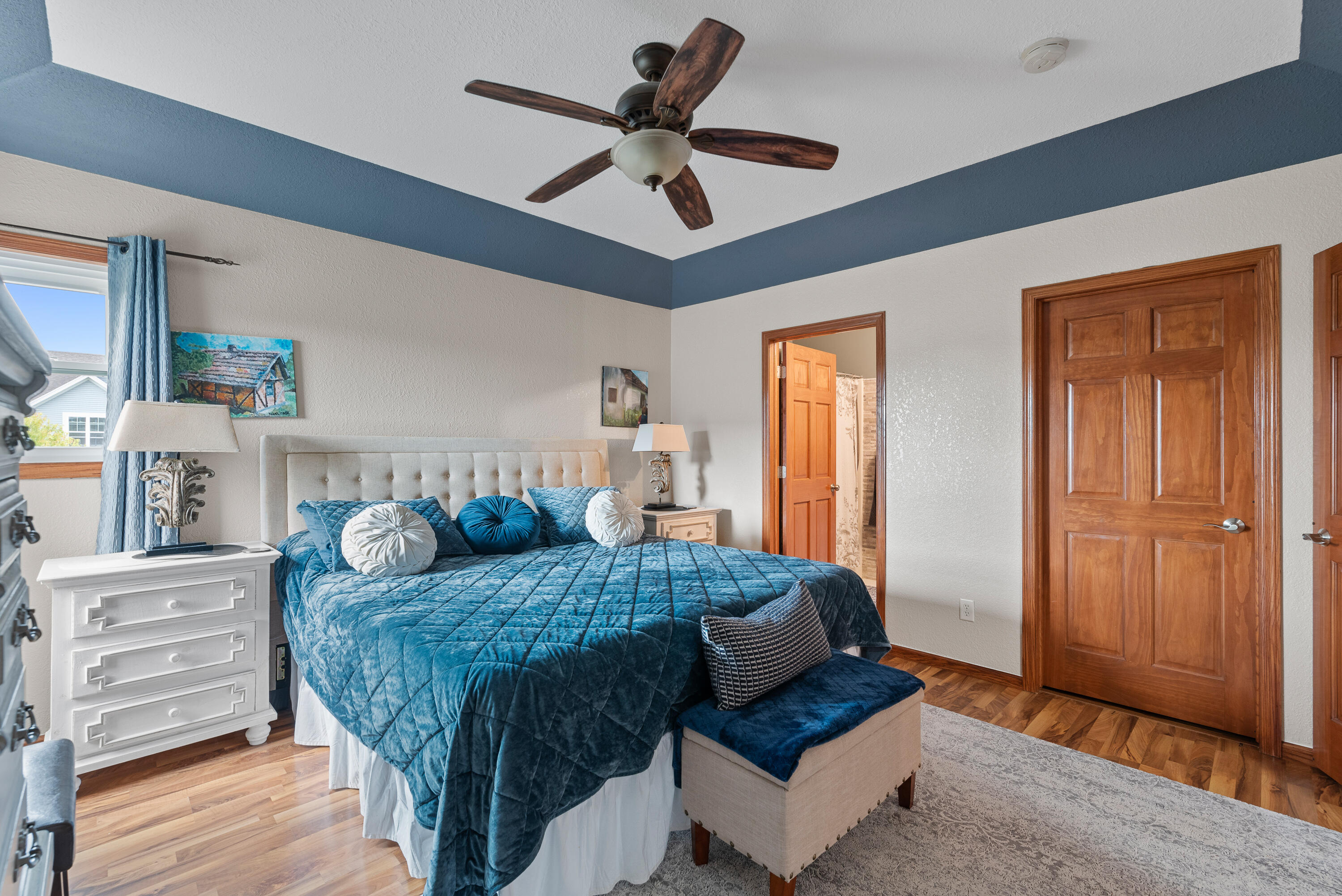 Port Washington, Wisconsin 53074, United States, 5 Bedrooms Bedrooms, ,4 BathroomsBathrooms,Residential,Pending,44999