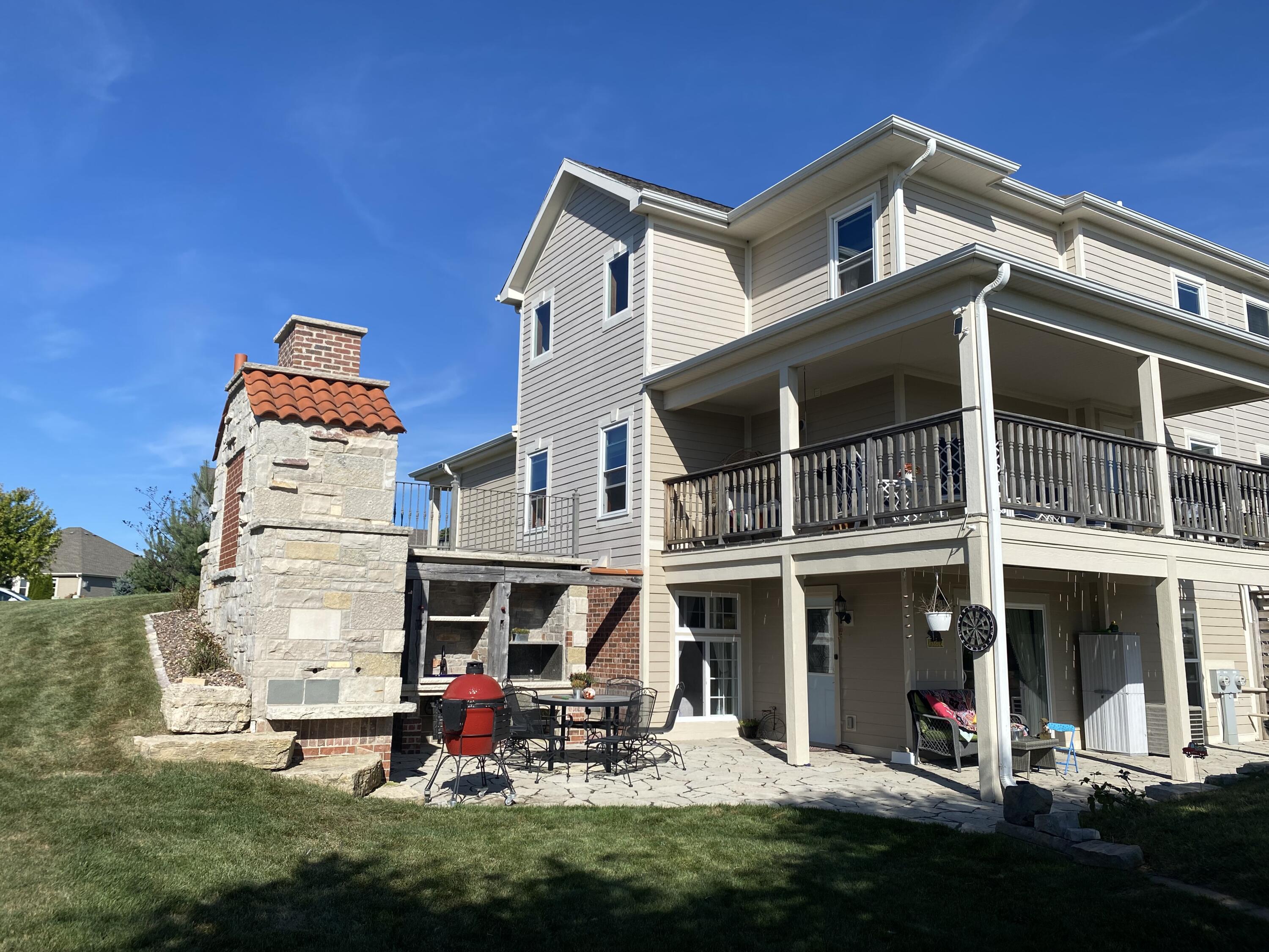 Port Washington, Wisconsin 53074, United States, 5 Bedrooms Bedrooms, ,4 BathroomsBathrooms,Residential,Pending,44999