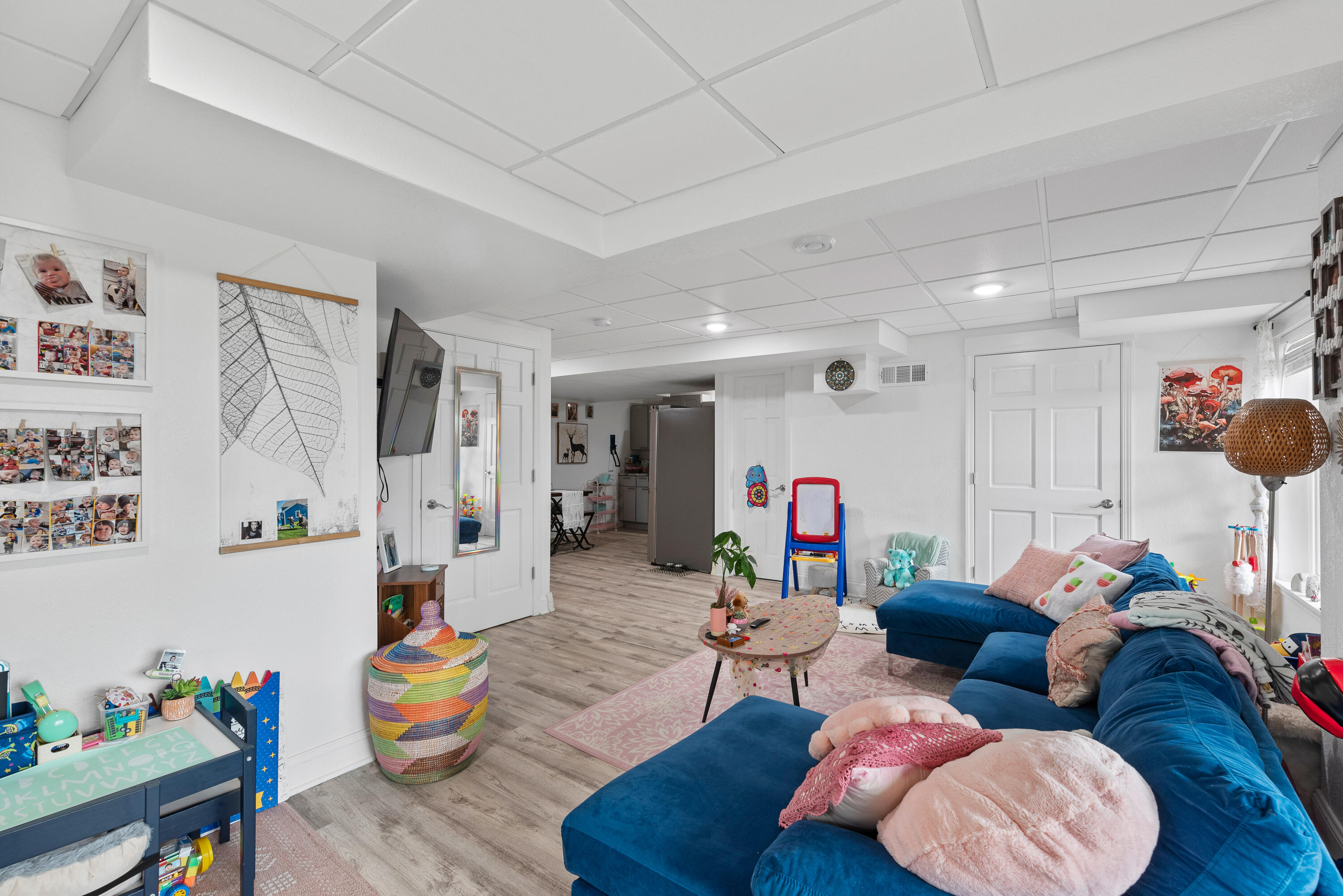 Port Washington, Wisconsin 53074, United States, 5 Bedrooms Bedrooms, ,4 BathroomsBathrooms,Residential,Pending,44999