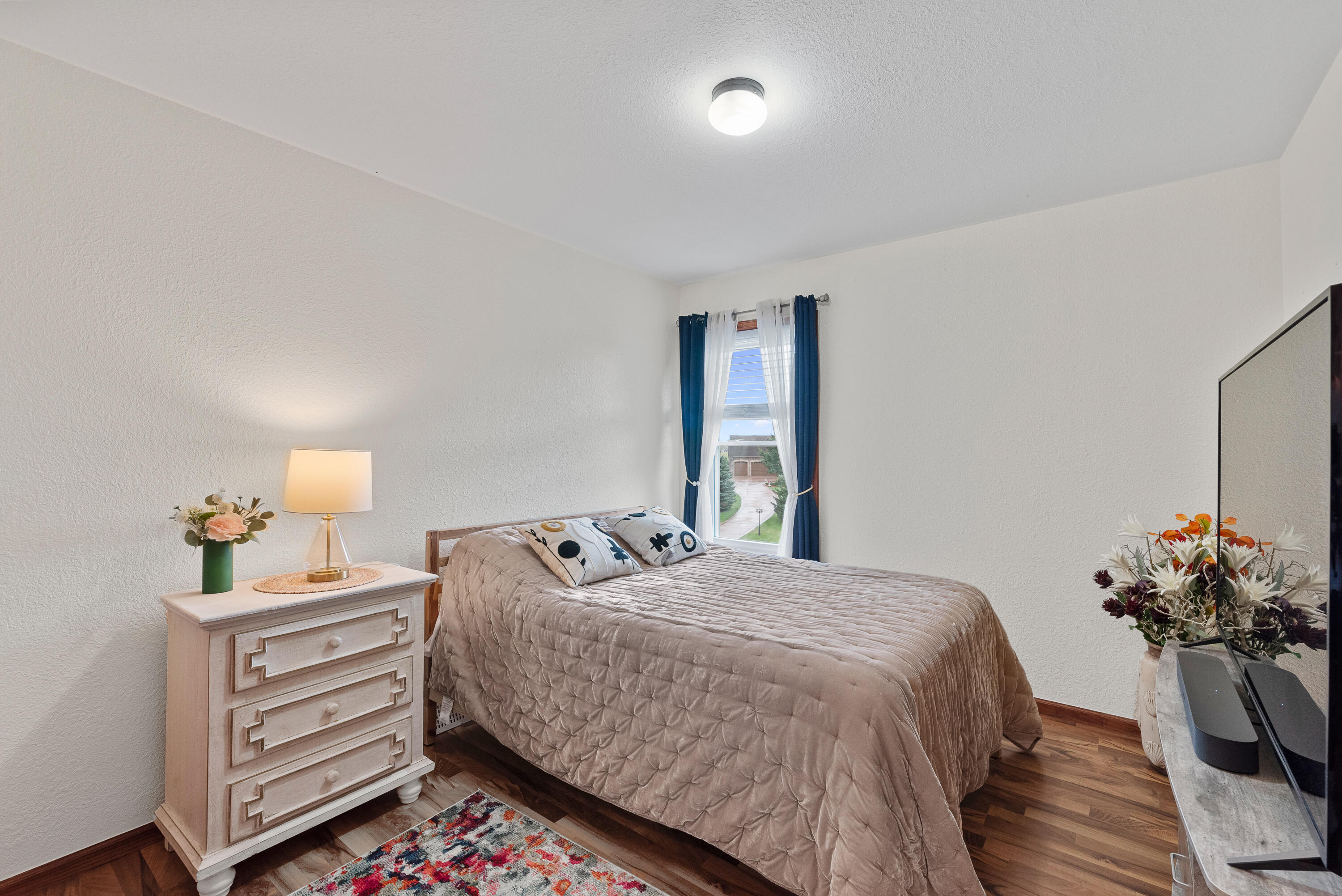 Port Washington, Wisconsin 53074, United States, 5 Bedrooms Bedrooms, ,4 BathroomsBathrooms,Residential,Pending,44999