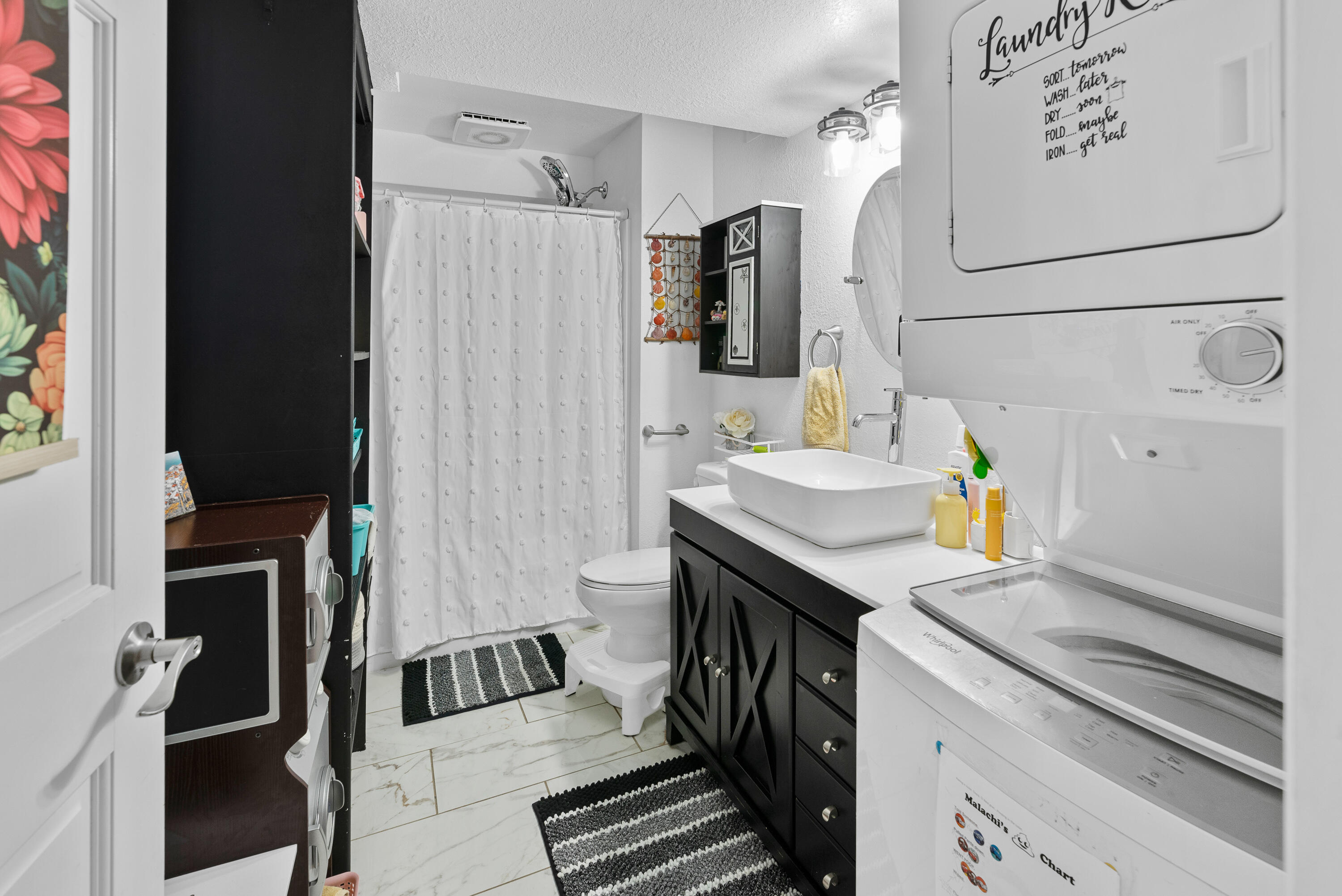 Port Washington, Wisconsin 53074, United States, 5 Bedrooms Bedrooms, ,4 BathroomsBathrooms,Residential,Pending,44999