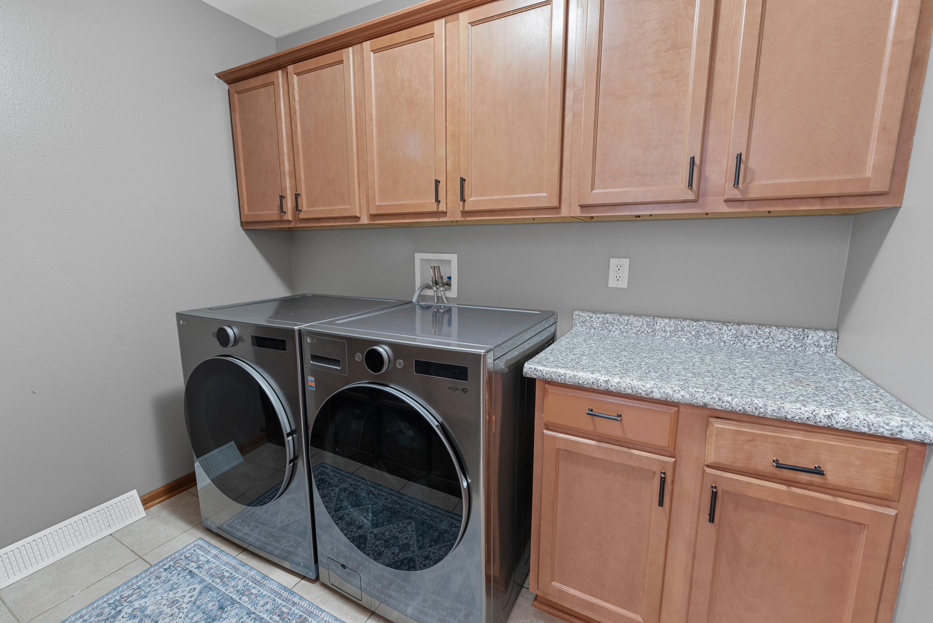 Port Washington, Wisconsin 53074, United States, 5 Bedrooms Bedrooms, ,4 BathroomsBathrooms,Residential,Pending,44999