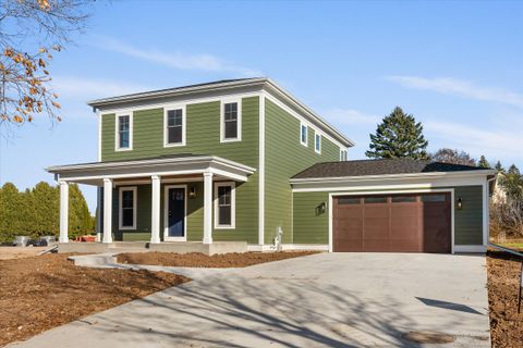 Photo of 1032 N Grant St, Port Washington, WI 53074 (MLS # 1859903)