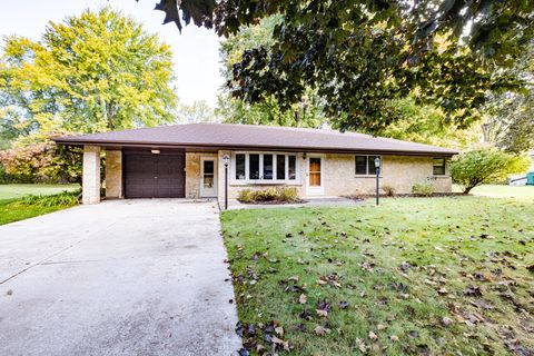 N68W21022 Fairview Dr, Menomonee Falls, WI 53051 - MLS#: 1895273
