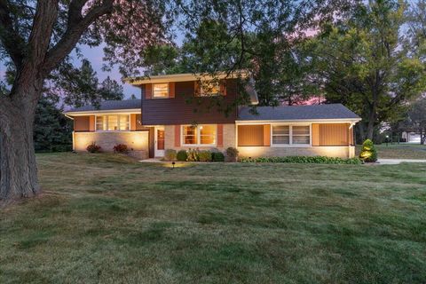 14001 W Sun Valley Dr, New Berlin, WI 53151 - #: 1896652