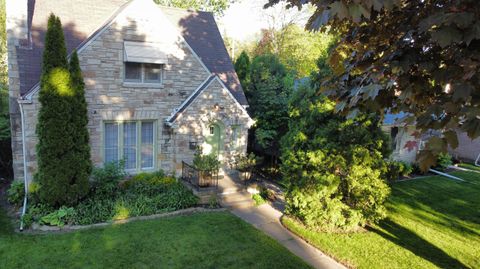 Photo of 2078 S 107th St, West Allis, WI 53227 (MLS # 1874993)