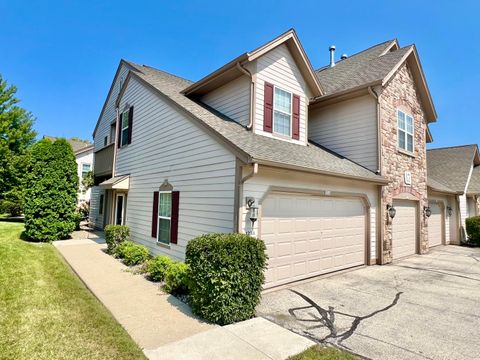 Photo of 2236 W Vista Bella Dr, Oak Creek, WI 53154 (MLS # 1891567)
