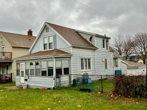 Photo of 2610 5th Ave, South Milwaukee, WI 53172 (MLS # 1863676)