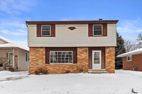 Photo of 820 Columbia Ave, South Milwaukee, WI 53172 (MLS # 1862753)