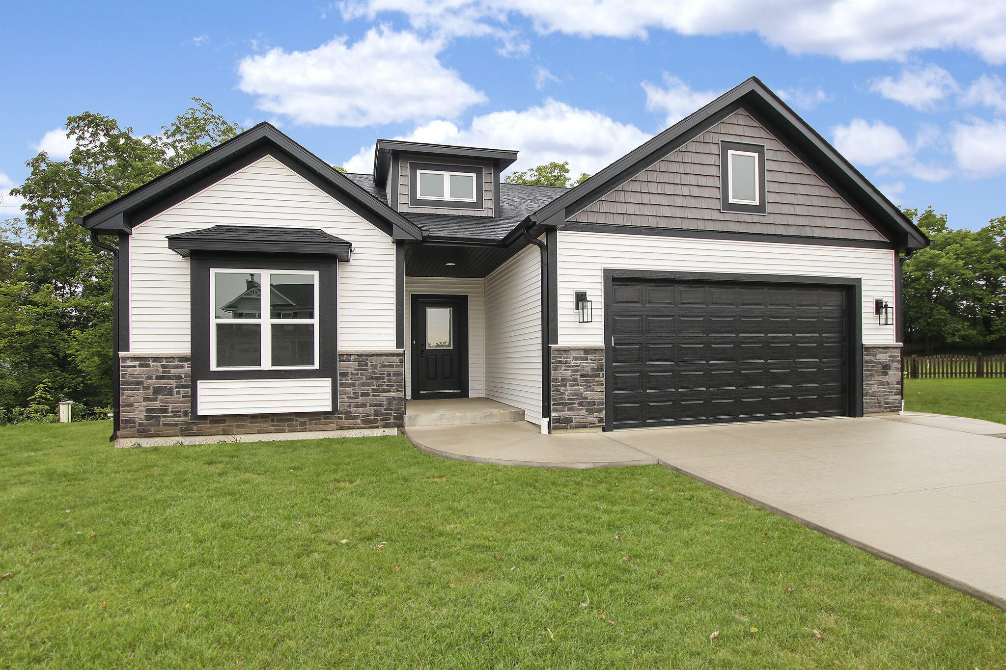 Twin Lakes, Wisconsin 53181, United States, 3 Bedrooms Bedrooms, ,2 BathroomsBathrooms,Residential,Active,43113