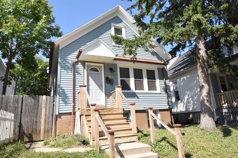 Photo of 606 E Locust St, Milwaukee, WI 53212 (MLS # 1846718)