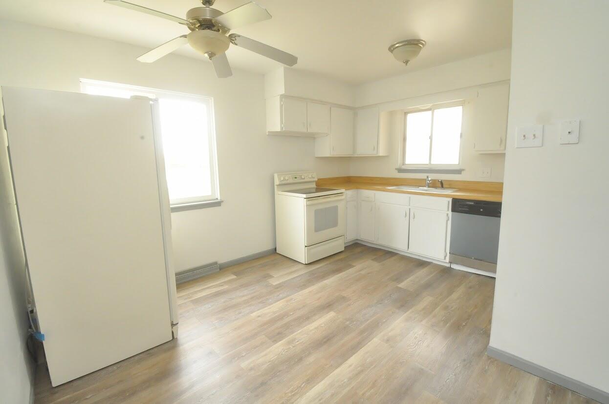 Racine, Wisconsin 53406, United States, 4 Bedrooms Bedrooms, ,2 BathroomsBathrooms,Residential,Active,32088