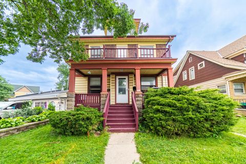 Photo of 1816 S 57th St, West Allis, WI 53214 (MLS # 1890287)
