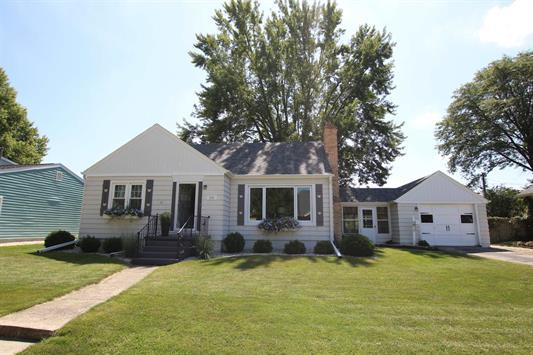 Photo 1 of 36 — 294 14th St, Fond Du Lac, WI 54935