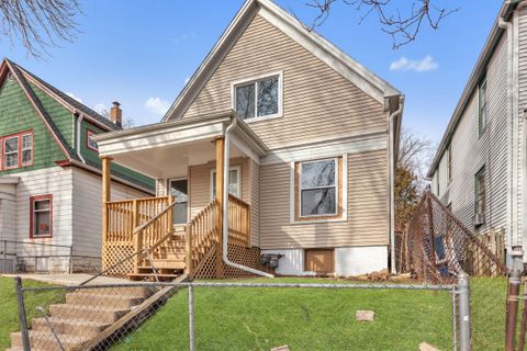 Photo of 3319 N Richards St, Milwaukee, WI 53212 (MLS # 1827744)