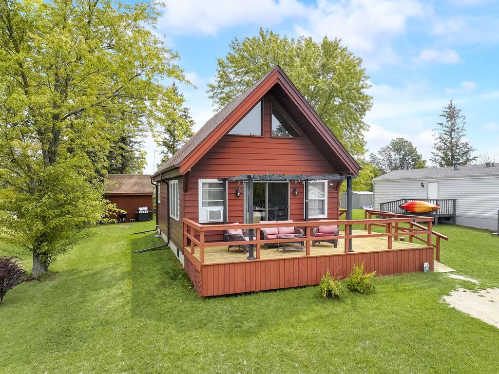 N3913 Pleasant View Ave, Cascade, WI Single Family Home Property