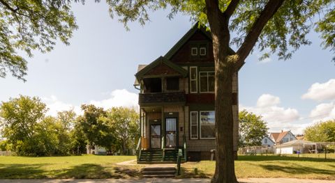 Photo of 2739 N 6th St, Milwaukee, WI 53212 (MLS # 1850103)