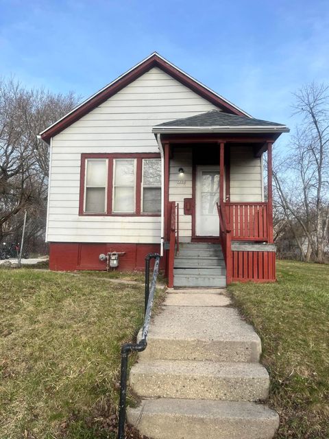Photo of 3206 N 7th St, Milwaukee, WI 53212 (MLS # 1871176)