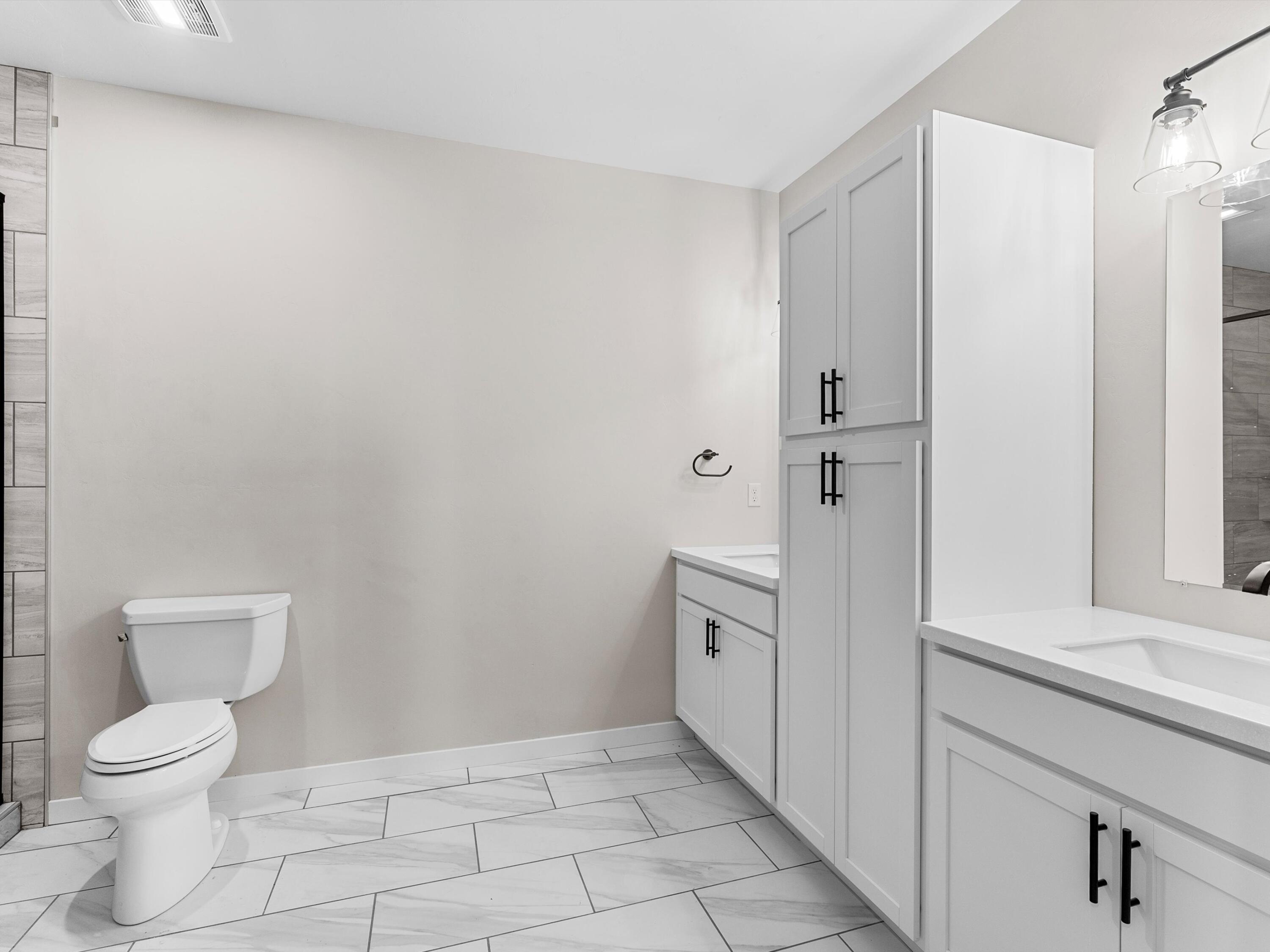 Manitowoc, Wisconsin 54220, United States, ,Commercial,Active,47756