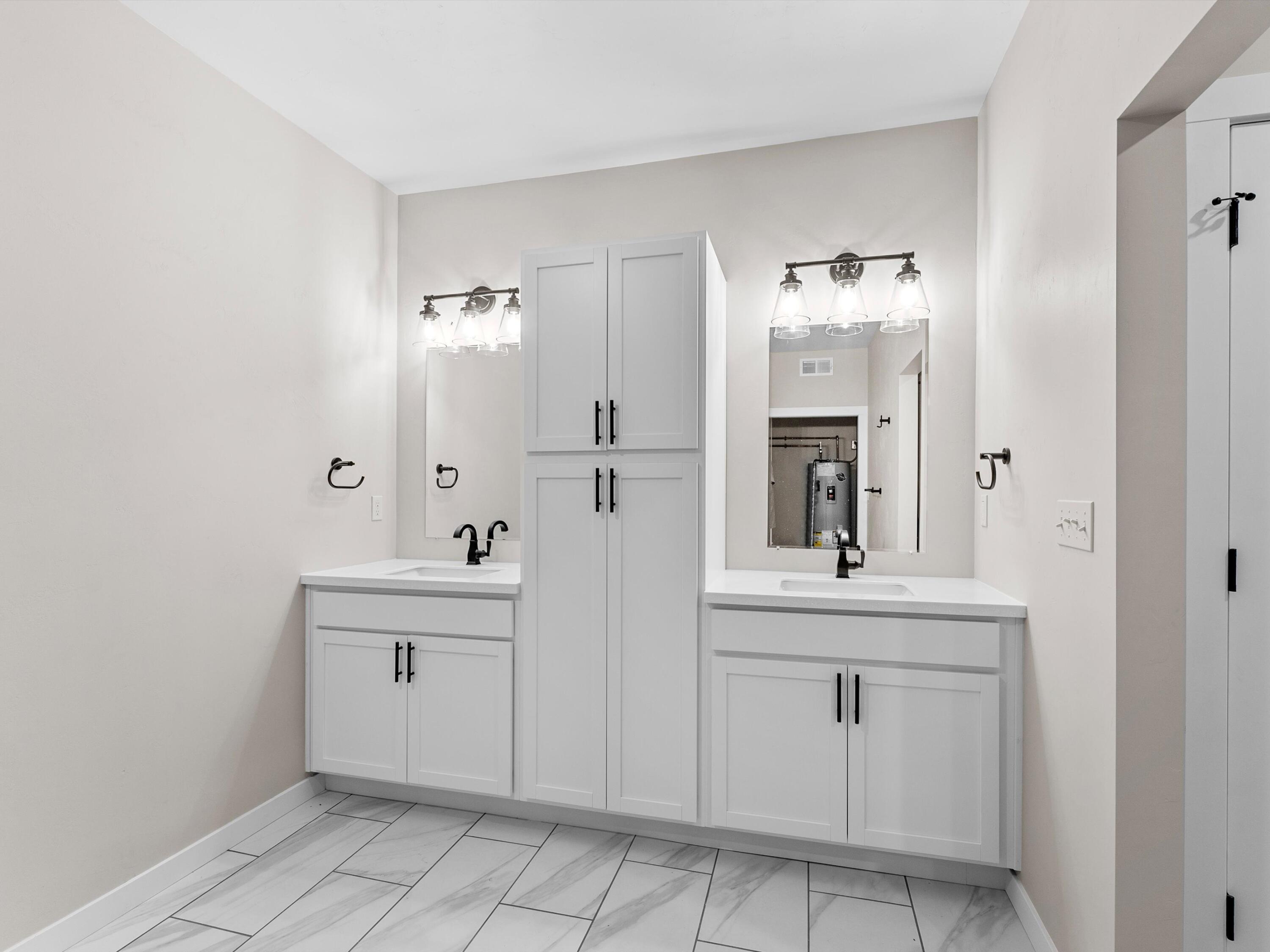 Manitowoc, Wisconsin 54220, United States, ,Commercial,Active,47756