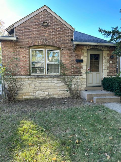 Photo of 177 N 69th St, Milwaukee, WI 53213 (MLS # 1897890)