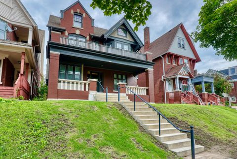 Photo of 2518 N 1st St, Milwaukee, WI 53212 (MLS # 1852359)