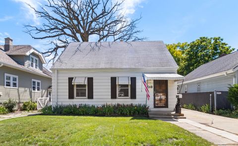 Photo of 208 N 73rd St, Milwaukee, WI 53213 (MLS # 1882202)