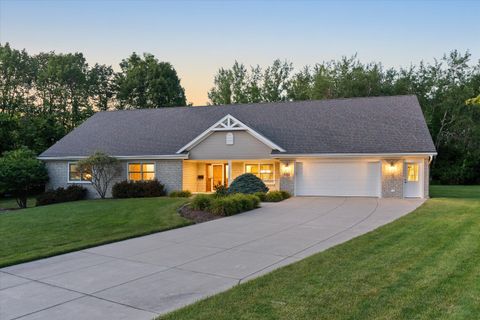 Photo of 515 Greisch Ct, Port Washington, WI 53074 (MLS # 1886370)