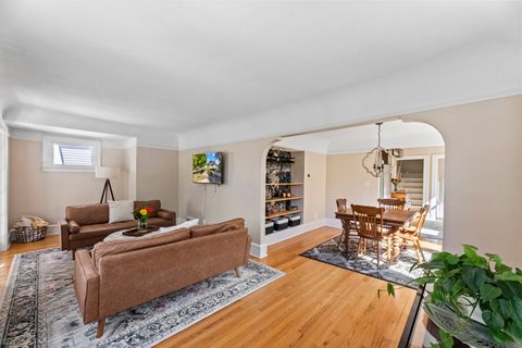 2118 N 61st St, Wauwatosa, WI 53213 - #: 1892379