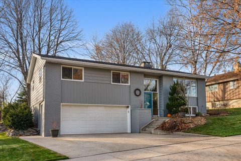 Photo of 509 Summit Dr, Port Washington, WI 53074 (MLS # 1858416)