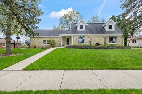 Photo of 1609 Drexel Blvd, South Milwaukee, WI 53172 (MLS # 1873936)