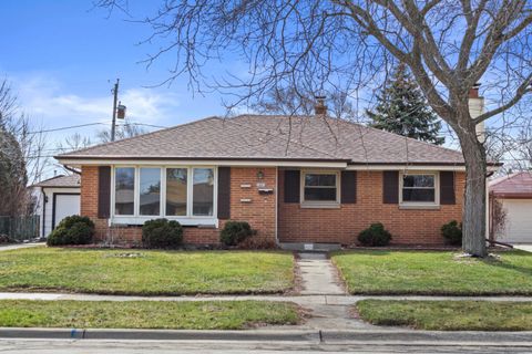 Photo of 1601 Manistique Ave, South Milwaukee, WI 53172 (MLS # 1868120)
