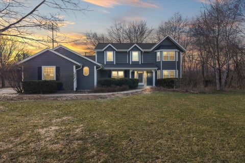 Photo of 663 Martin Dr, Cedarburg, WI 53012 (MLS # 1868205)