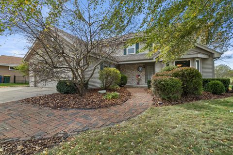 Photo of 891 W Creekway Ct, Oak Creek, WI 53154 (MLS # 1896354)