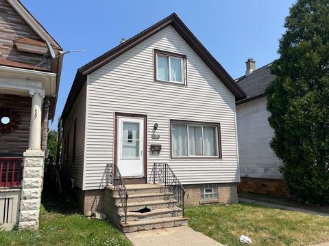 Photo of 1230 S 35th St, Milwaukee, WI 53215 (MLS # 1837824)
