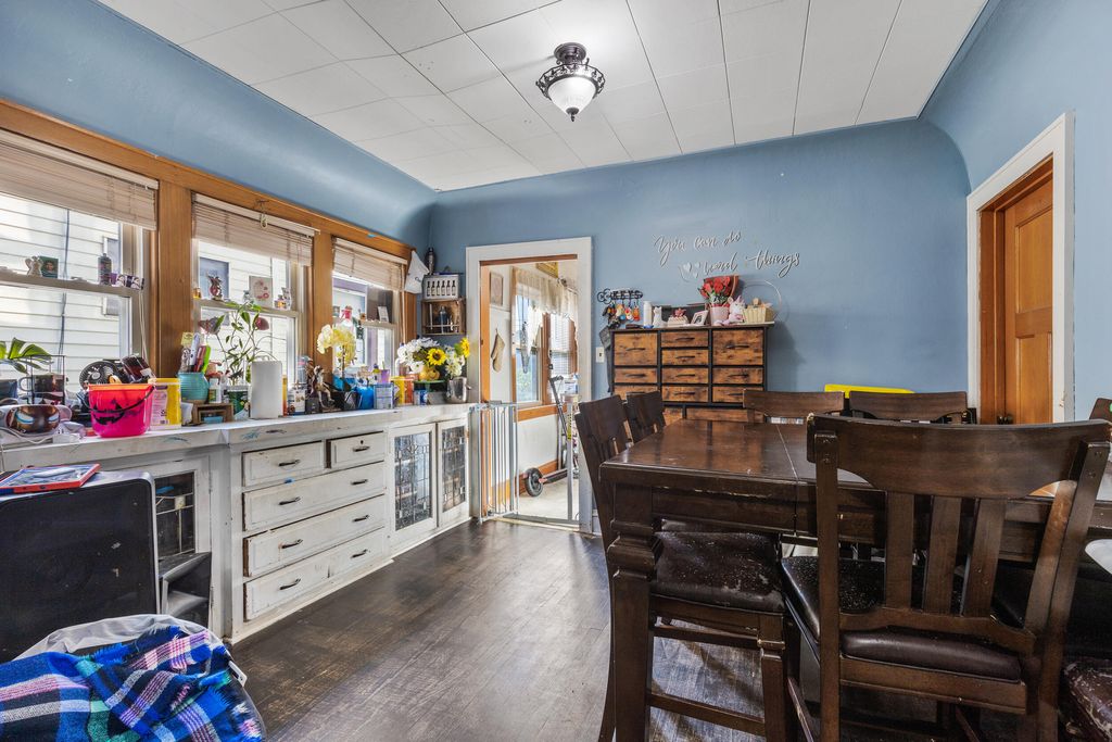 1949 S 68th St 1951, West Allis, WI Duplex Property Listing Mario