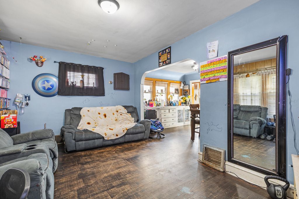 1949 S 68th St 1951, West Allis, WI Duplex Property Listing Mario