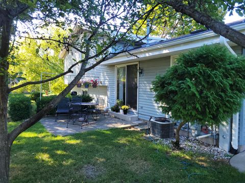 7141 W Carpenter Ave, Greenfield, WI 53220 - #: 1894186