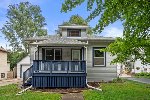 Photo of 334 N 62nd St, Milwaukee, WI 53213 (MLS # 1880635)