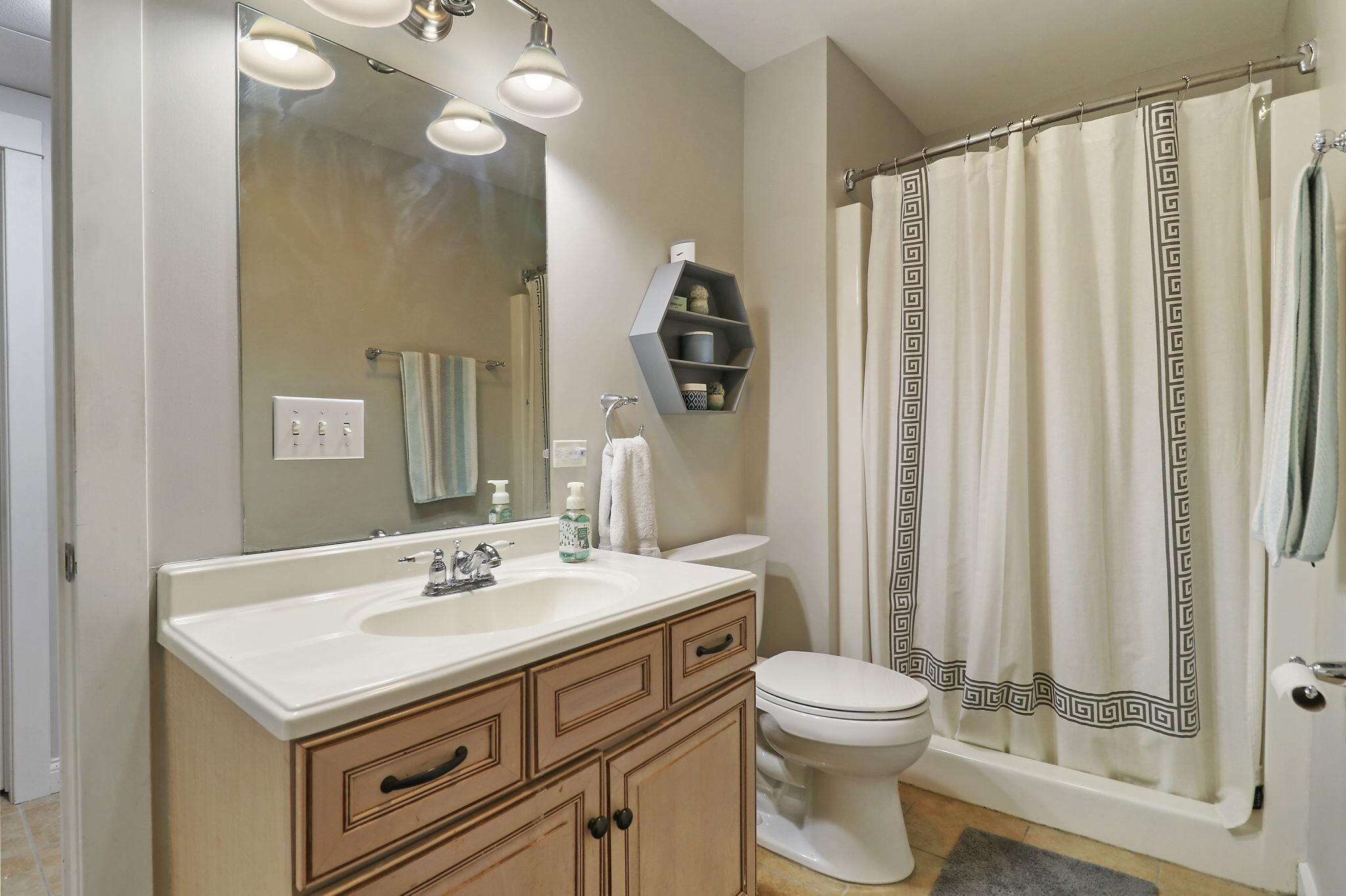 Pleasant Prairie, Wisconsin 53158, United States, 5 Bedrooms Bedrooms, ,5 BathroomsBathrooms,Residential,Active,54258