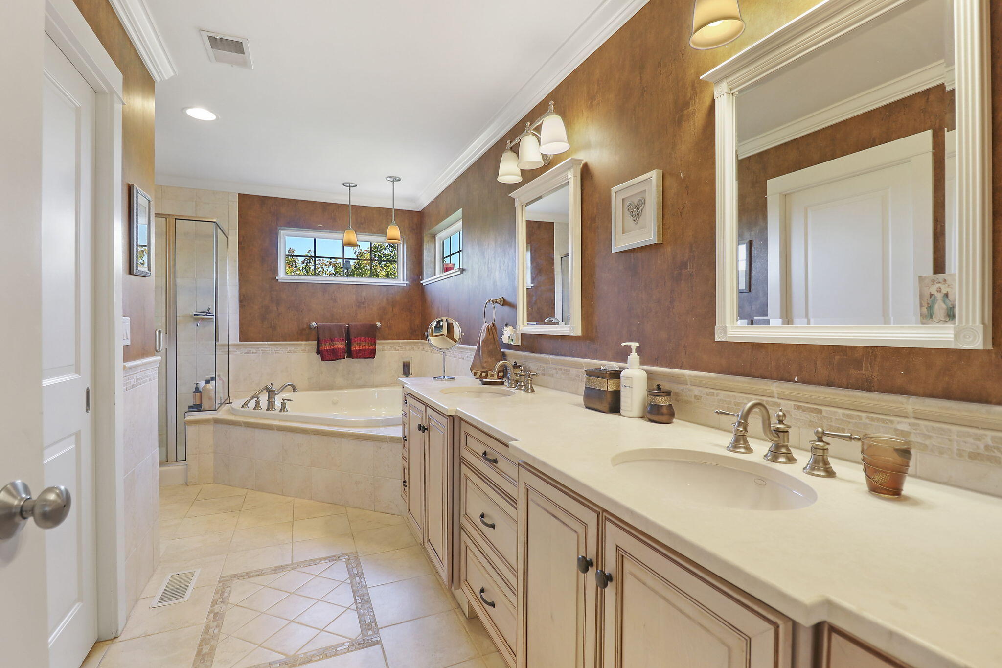 Pleasant Prairie, Wisconsin 53158, United States, 5 Bedrooms Bedrooms, ,5 BathroomsBathrooms,Residential,Active,54258