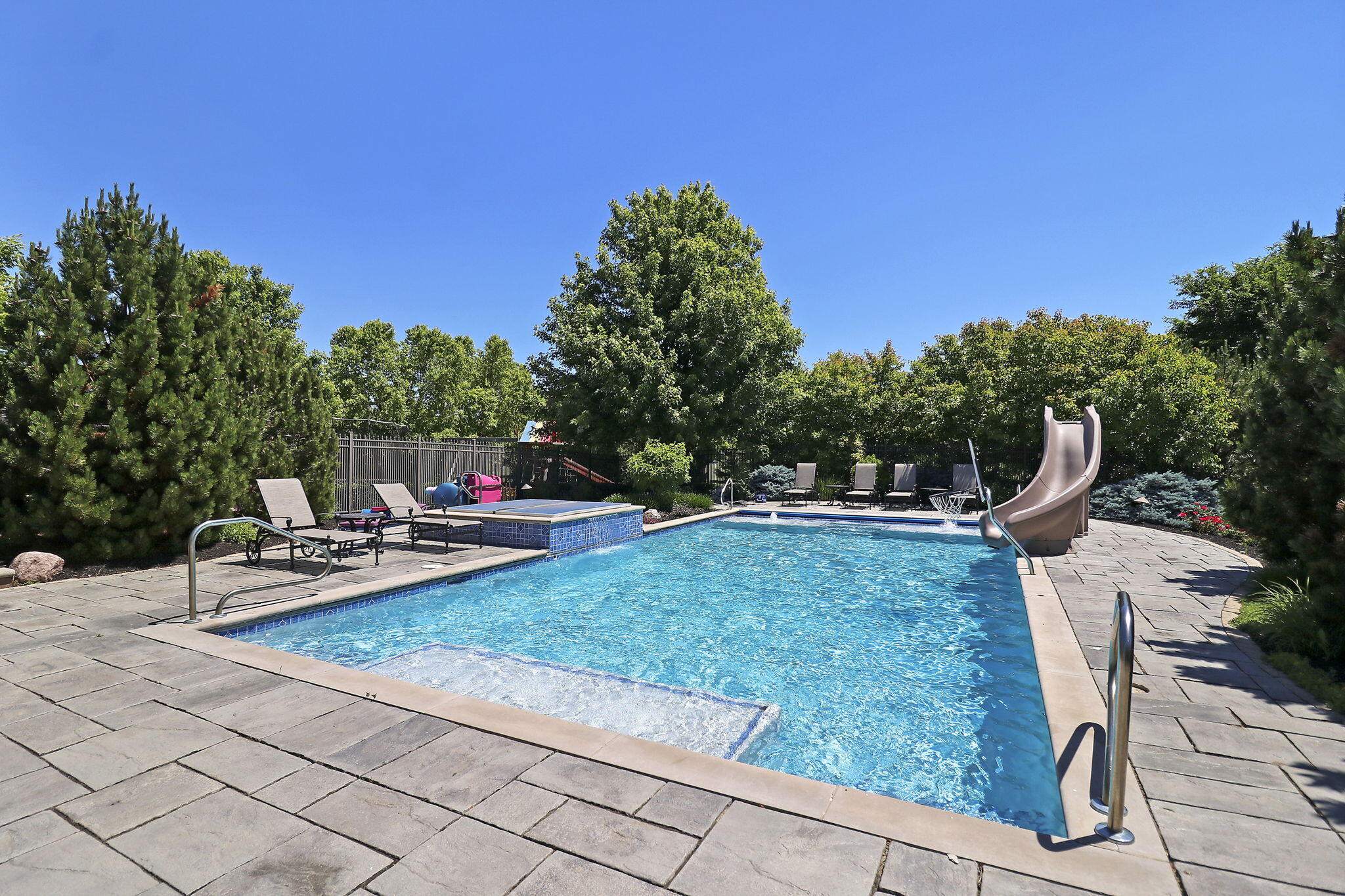 Pleasant Prairie, Wisconsin 53158, United States, 5 Bedrooms Bedrooms, ,5 BathroomsBathrooms,Residential,Active,54258