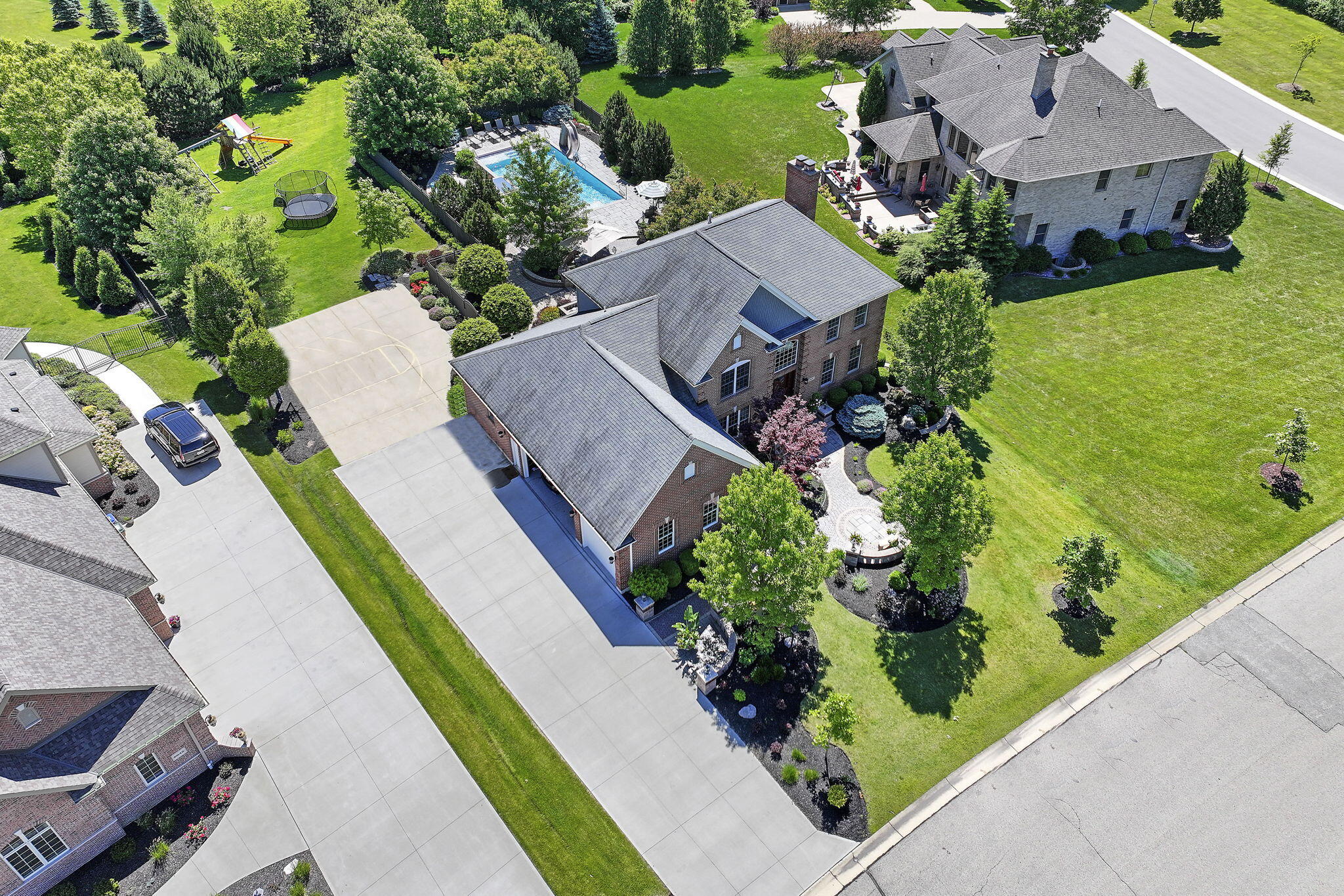 Pleasant Prairie, Wisconsin 53158, United States, 5 Bedrooms Bedrooms, ,5 BathroomsBathrooms,Residential,Active,54258