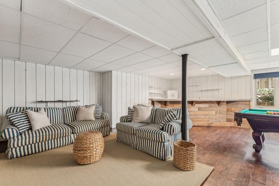 Fontana, Wisconsin 53125, United States, 4 Bedrooms Bedrooms, ,4 BathroomsBathrooms,Residential,Pending,32470